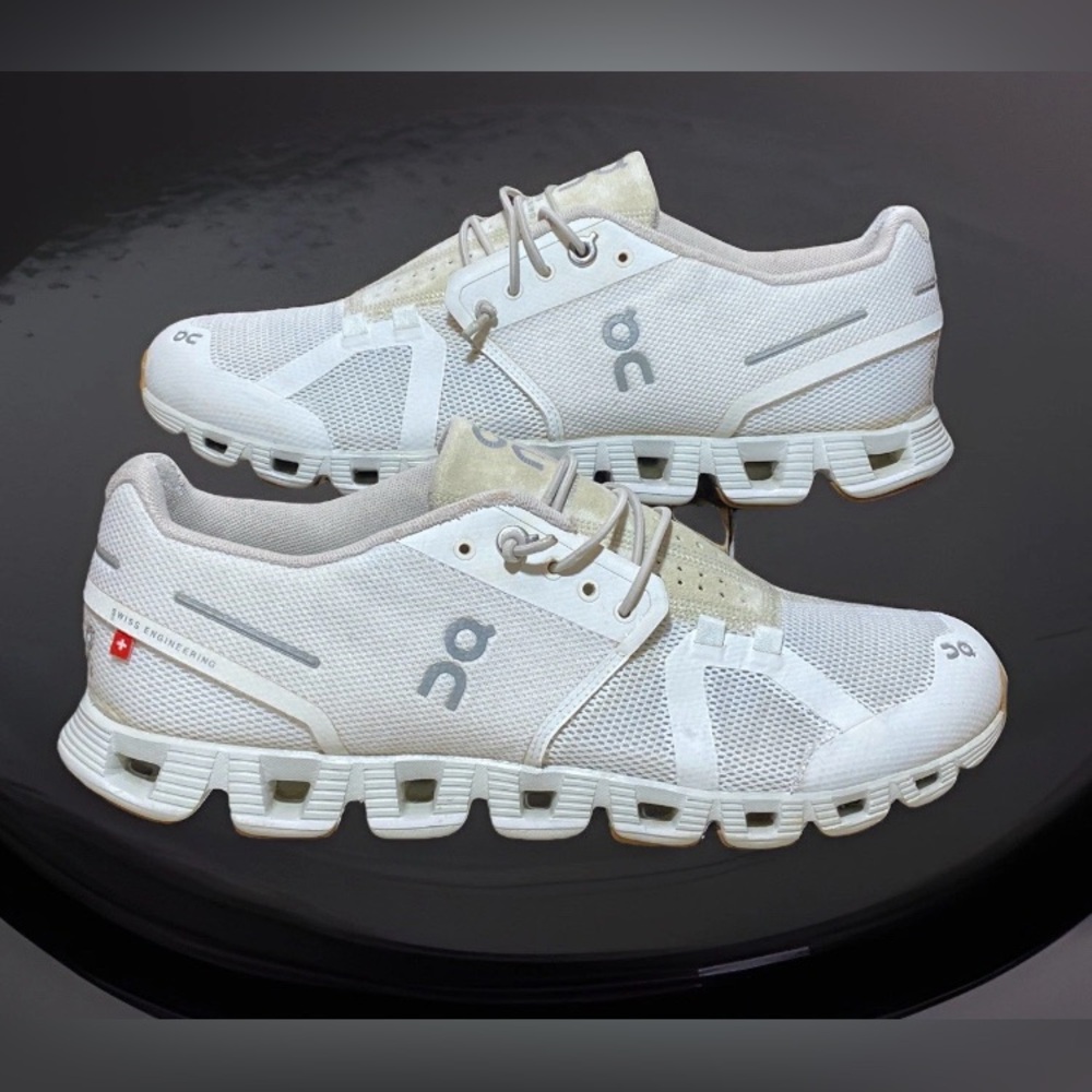 🌫️US 9- On Cloud 5 Women's “Triple White" Athleisure/ Training Sneakers 59.98376 - Picture 10 of 14